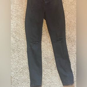 BLACK SKINNY JEANS